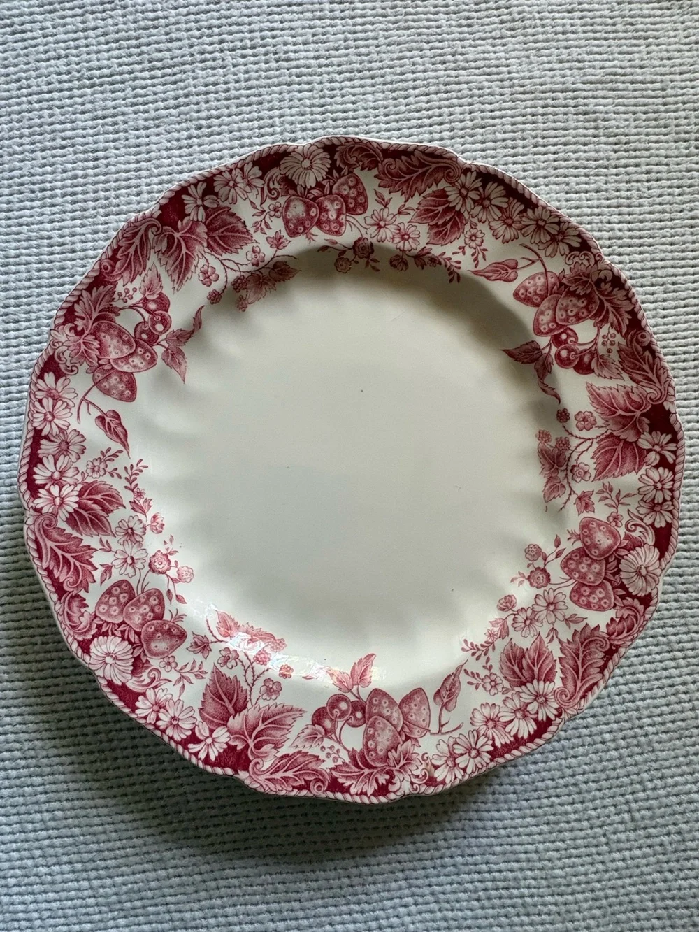 Set of 4, 10” Vintage Strawberry Cottagecore Dinner Plates